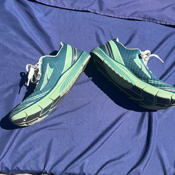 Altra Torin 2.0 zero drop foot shape running shoe teal / green/ white - Picture 5 of 8